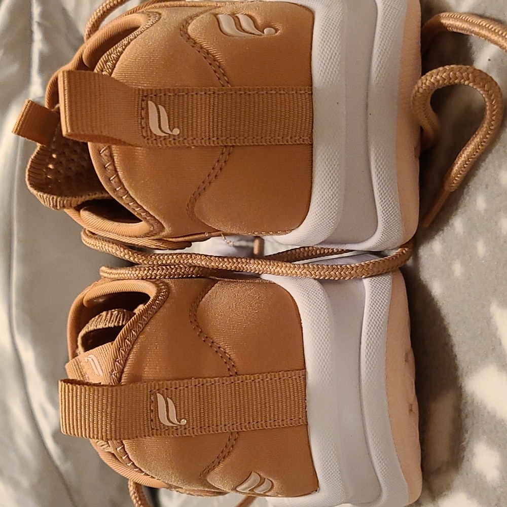 Fabletics Brookside Performance Athletic Shoes - Picture 2 of 8